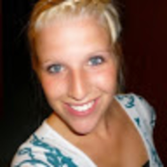 Meet your Posher, Kirsten - Picture 1 of 1